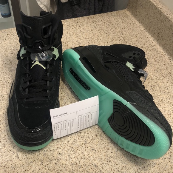 ****SOLD******Jordan- Green Glow - Picture 2 of 4